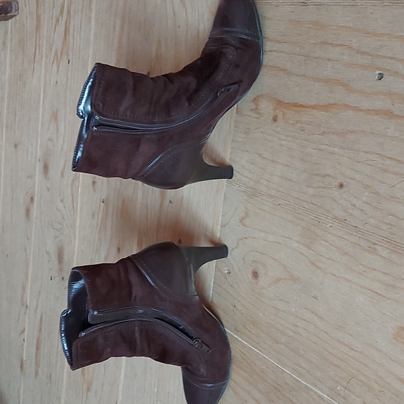 Size 6 Granny style pant boot - Picture 2 of 4